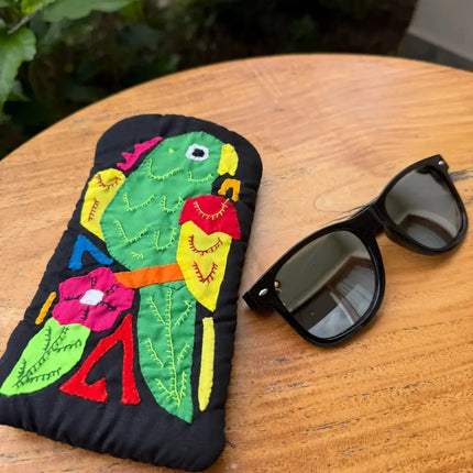 Authentic Handmade Panamanian Mola Glasses Case - VivianFongDesignsLLC