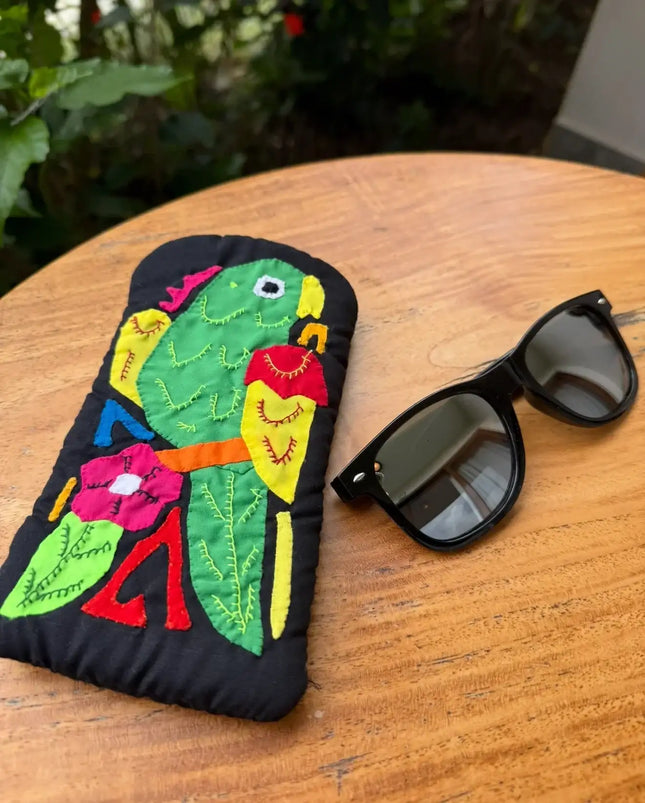 Authentic Handmade Panamanian Mola Glasses Case - VivianFongDesignsLLC