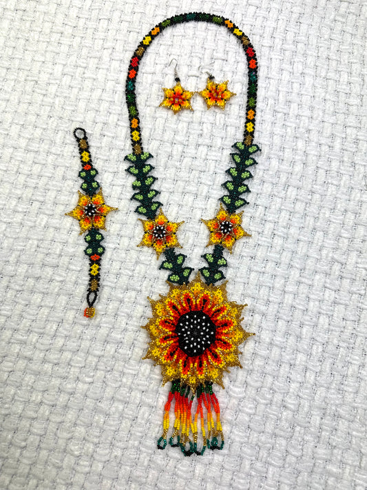 Chaquira Handmade Set Panamanian Flower Seed Bead Necklace Bracelet Earring