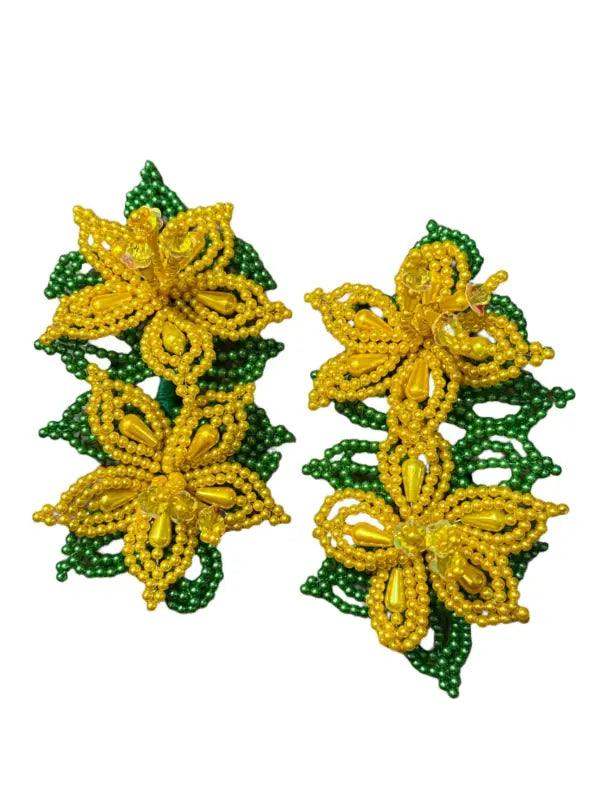 Pair of handmade pearl tembleques with flowers, Panamanian pollera hair ornaments, front view