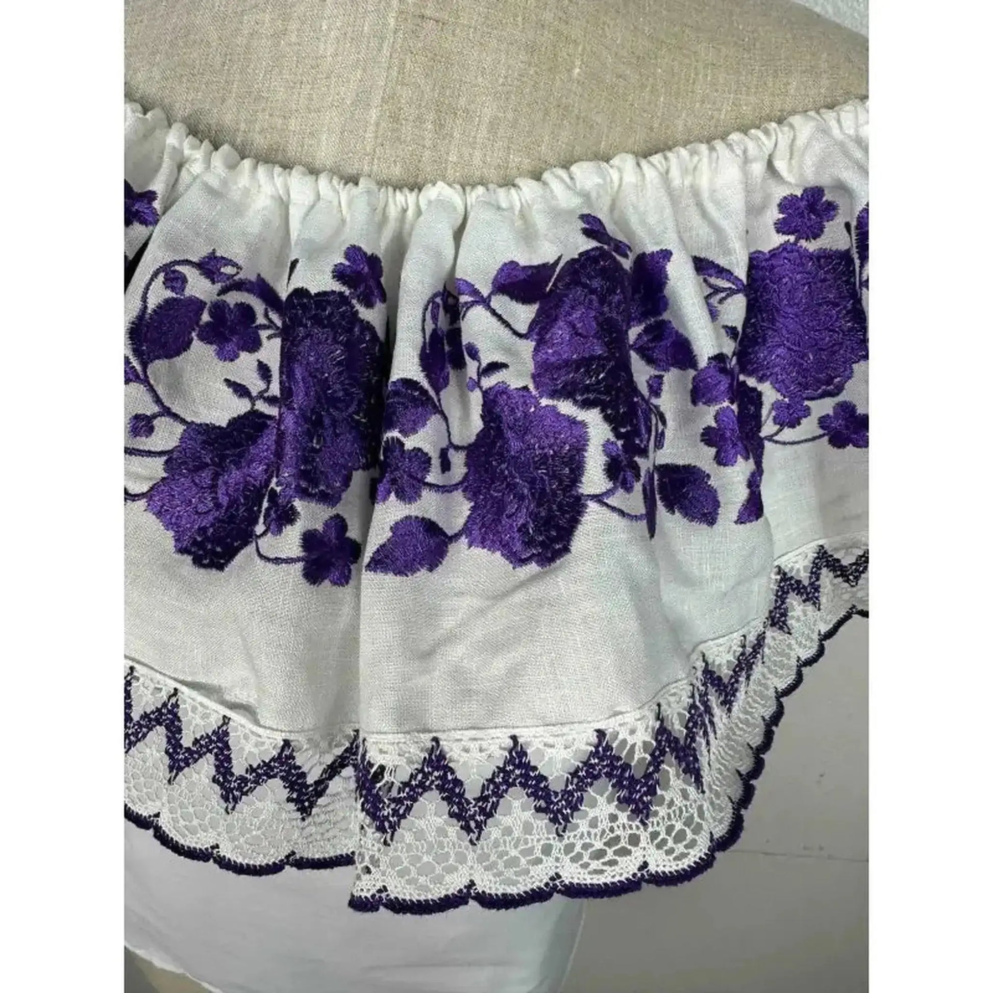 Panamanian Blouse with Embroidered Ruffle - Blusa Campesina