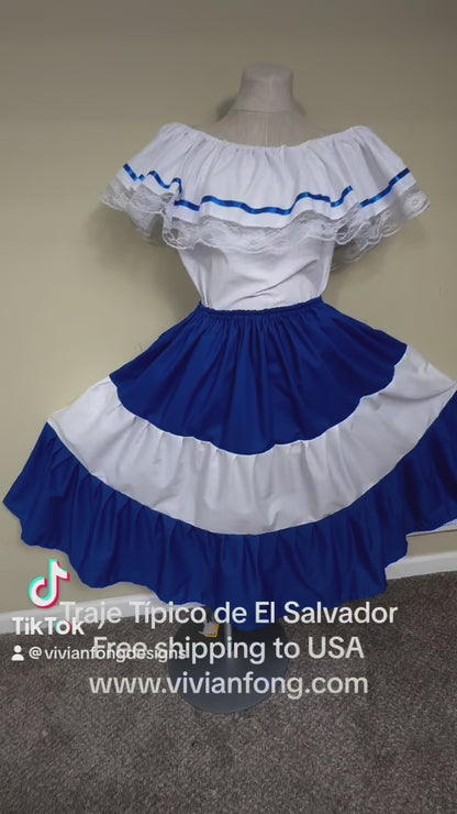 Robe traditionnelle décontractée du Salvador bleue et blanche avec ruban